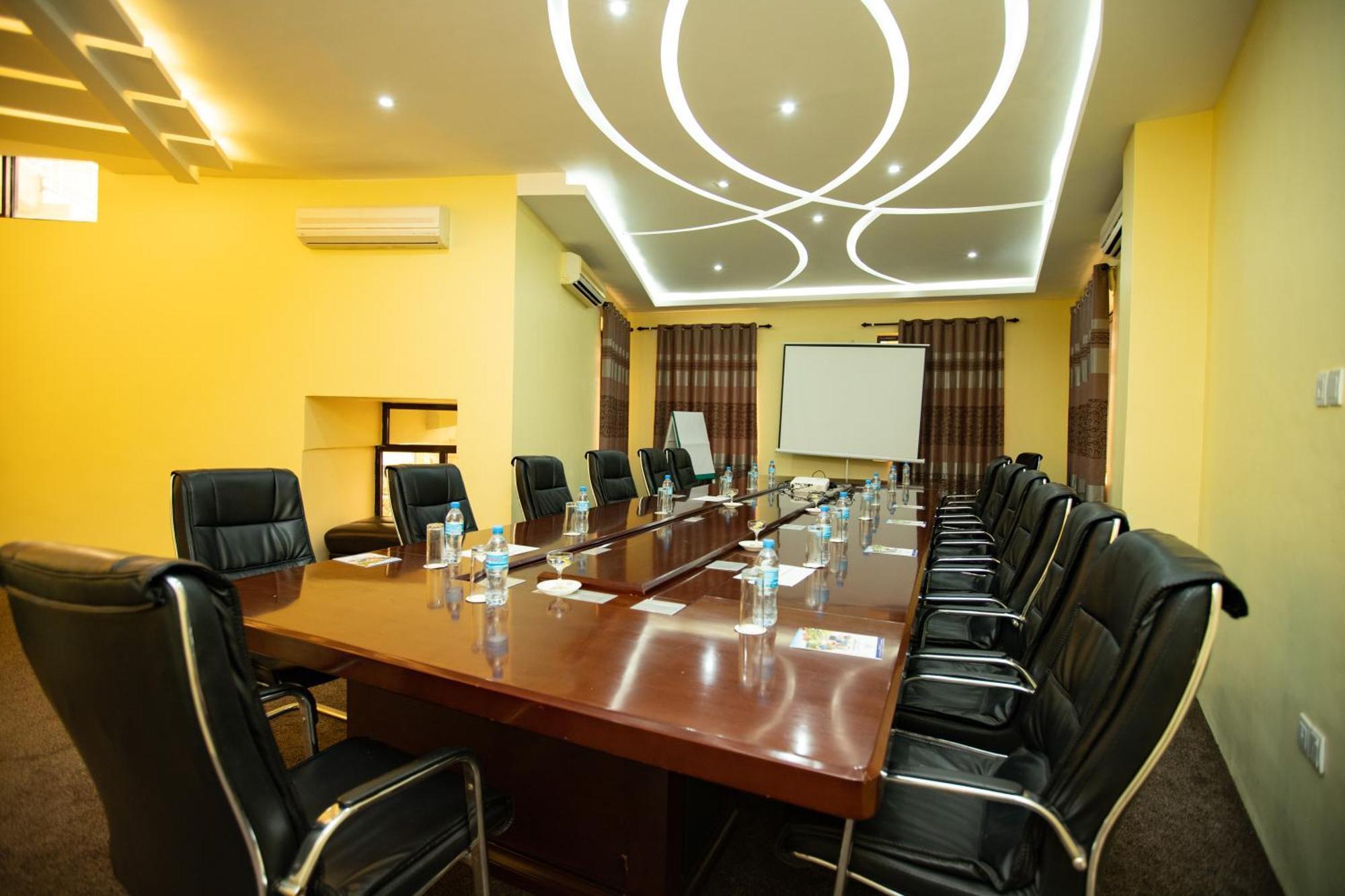 Malaika Beach Resort Mwanza Buitenkant foto